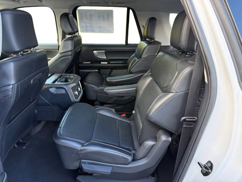 Certified 2025 Ford Expedition Max Platinum image 16