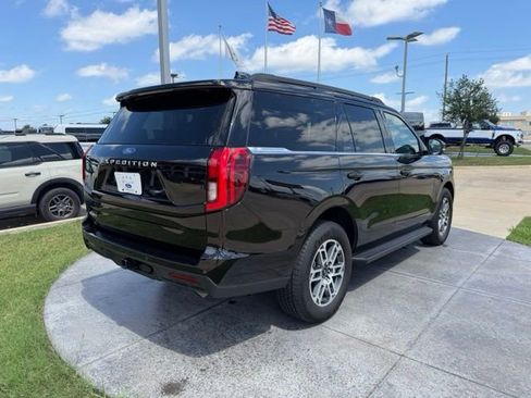 Used 2025 Ford Expedition Active RWD image 6
