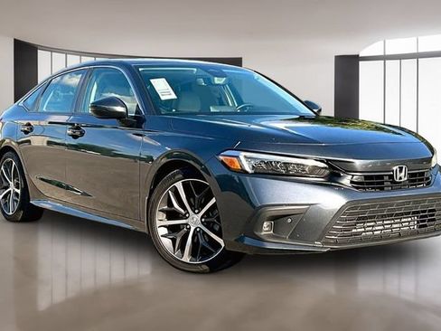 Used 2023 Honda Civic Touring image 3