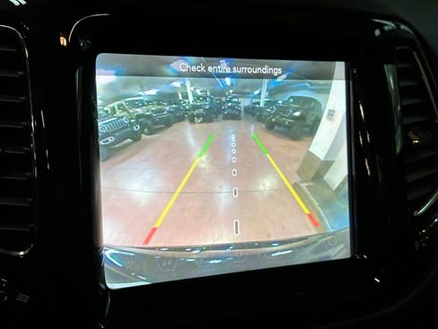 Certified 2021 Jeep Compass Limited image 18