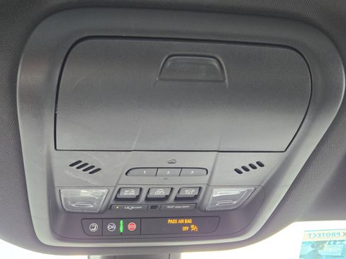 Used 2023 Buick Enclave Essence w/ Experience Buick Package image 34