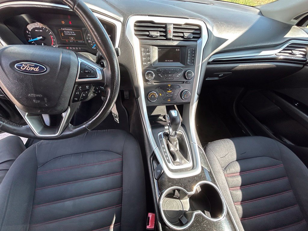 Used 2015 Ford Fusion SE w/ Equipment Group 201A FWD image 18