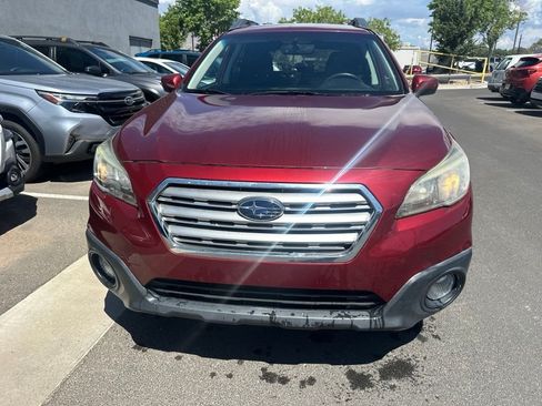 Used 2017 Subaru Outback 2.5i Premium AWD/4WD image 2
