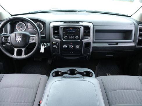 Used 2017 RAM 1500 Express AWD/4WD image 10