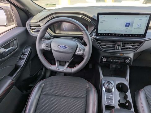 Used 2025 Ford Escape ST-Line w/ Tech Pack #1 FWD image 17