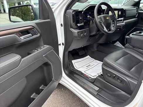 Certified 2025 Chevrolet Silverado 1500 LT AWD/4WD image 11