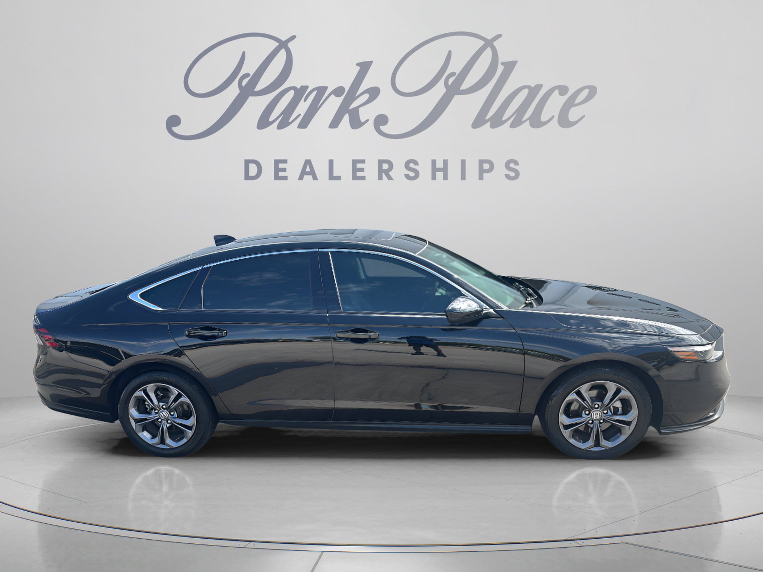 Used 2023 Honda Accord EX image 7