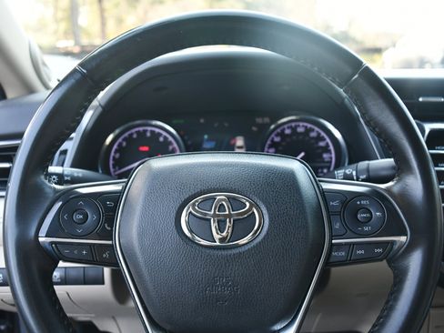 Certified 2019 Toyota Camry XLE image 11