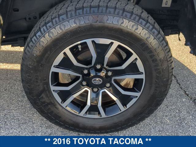 Used 2016 Toyota Tacoma SR5 w/ SR5 Appearance Package (SN) RWD image 9