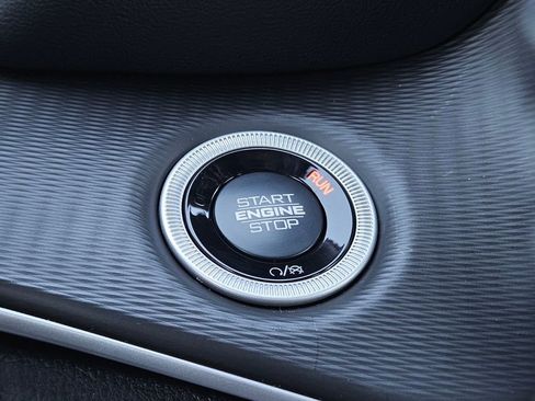 New 2025 Jeep Grand Cherokee Altitude image 24