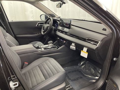 New 2025 Mitsubishi Outlander SE image 25