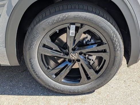 New 2026 Volkswagen Atlas Cross Sport SEL R-Line AWD/4WD image 9