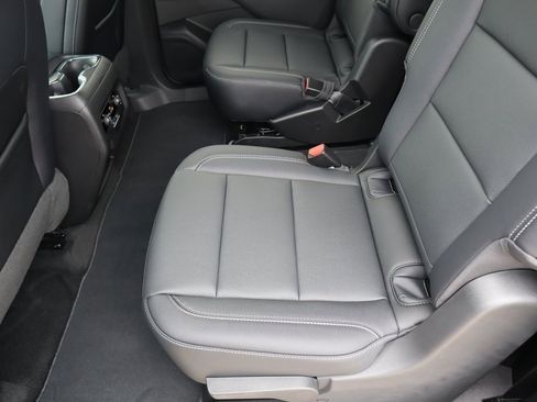 New 2026 Chevrolet Traverse LT w/ Driver Confidence Package image 12