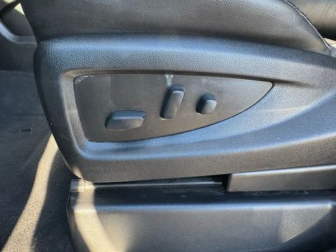 Used 2019 Chevrolet Suburban LT image 12