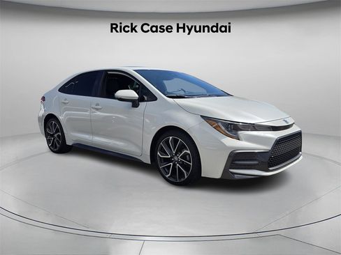 Used 2020 Toyota Corolla XSE image 9