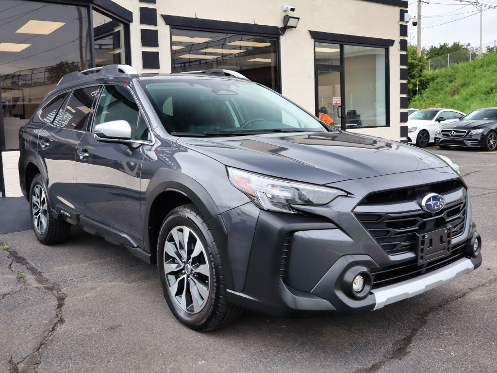 Used 2023 Subaru Outback Touring XT AWD/4WD image 4
