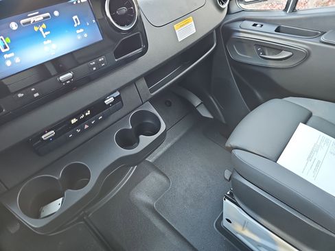 New 2026 Mercedes-Benz Sprinter 2500 image 24