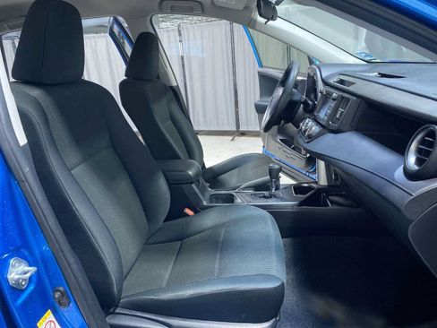 Used 2018 Toyota RAV4 LE w/ All Weather Liner Package AWD/4WD image 14