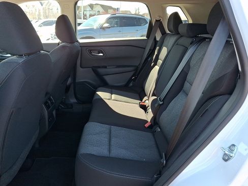 Used 2024 Nissan Rogue SV image 10