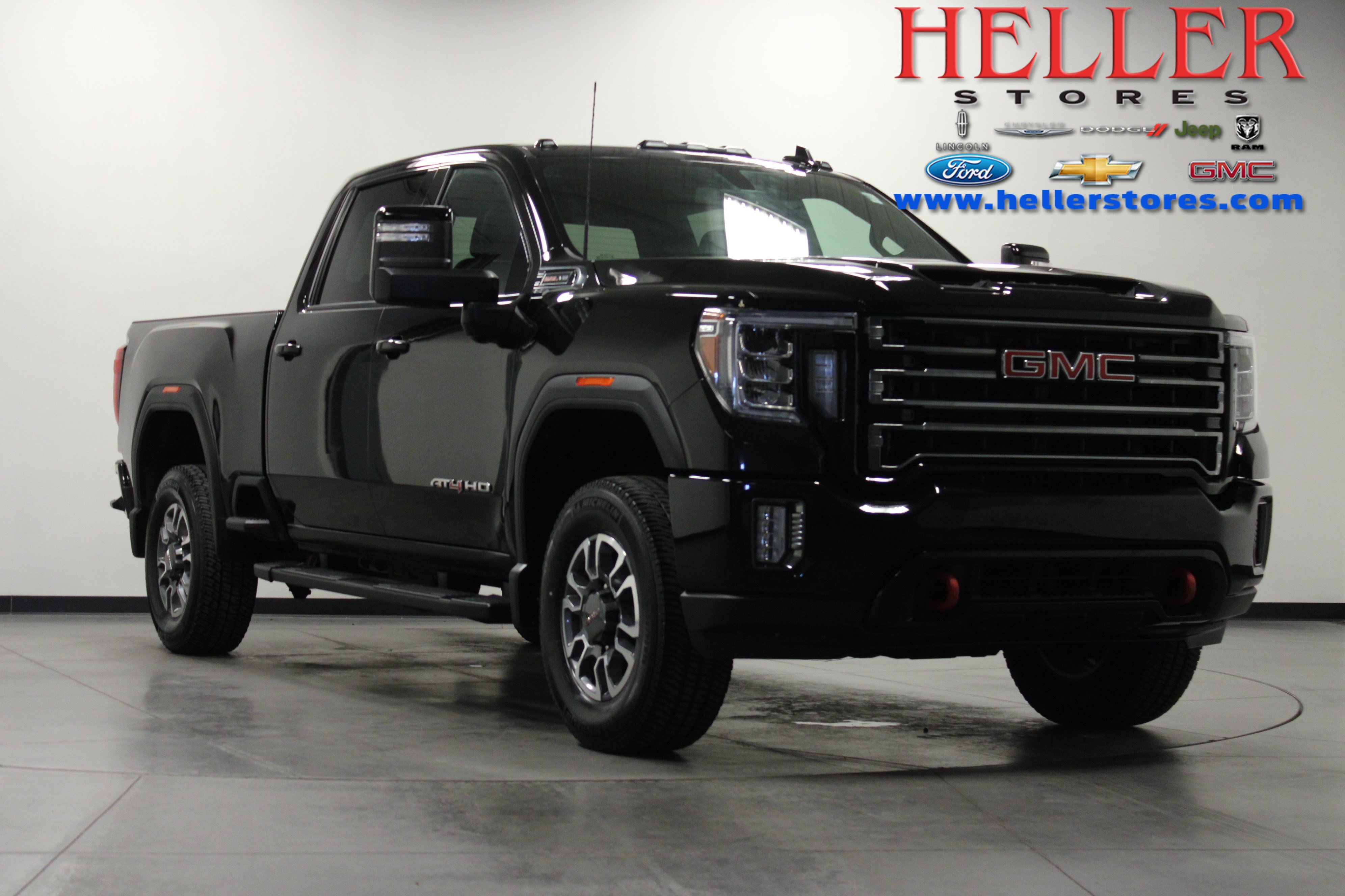 Used 2021 GMC Sierra 2500 AT4 AWD/4WD image 1