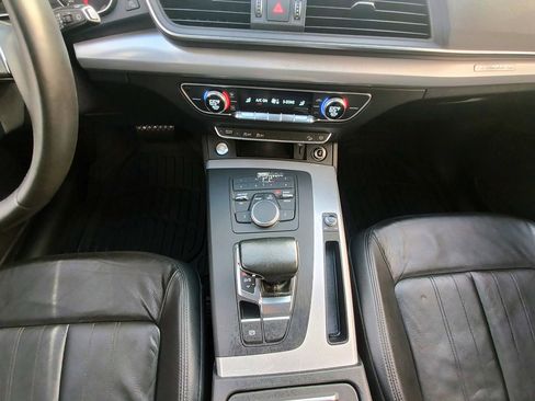 Used 2018 Audi Q5 2.0T Premium w/ Convenience Package AWD/4WD image 23