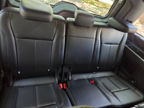 Used 2020 Ford Expedition XLT w/ Equipment Group 202A RWD image 13