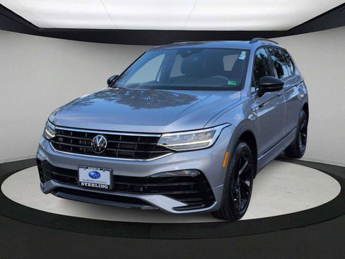 Used 2023 Volkswagen Tiguan SE R-Line image 4