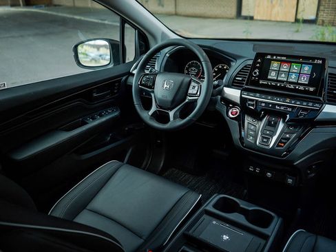 New 2026 Honda Odyssey Touring image 16