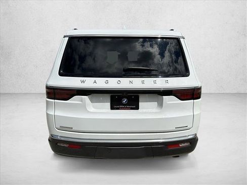 Used 2022 Jeep Wagoneer Series II w/ Premium Group I AWD/4WD image 6