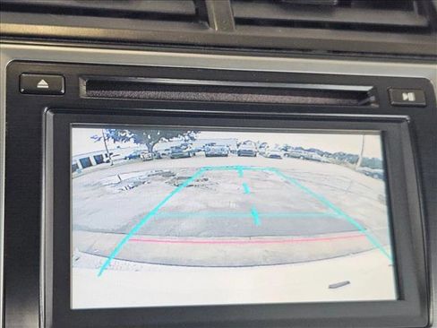 Used 2014 Toyota Camry LE image 11