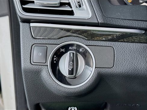 Used 2015 Mercedes-Benz E 400 4MATIC Coupe image 16
