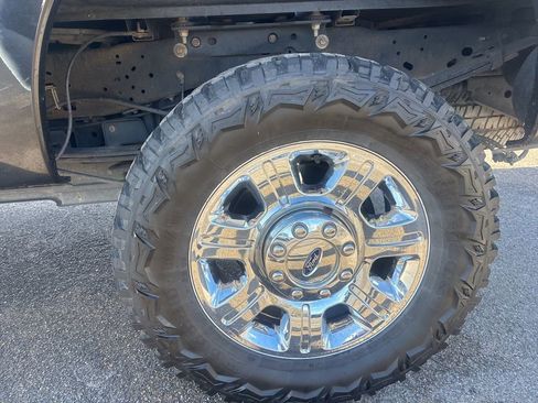 Used 2015 Ford F250 Lariat w/ Chrome Package image 13