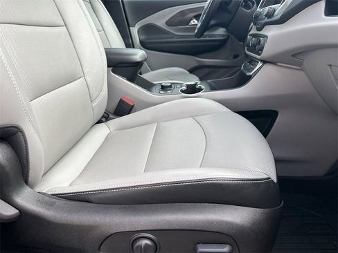 Used 2023 GMC Terrain SLT w/ Tech Package image 14