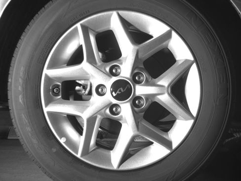 Used 2025 Kia Soul LX w/ LX Technology Package FWD image 15