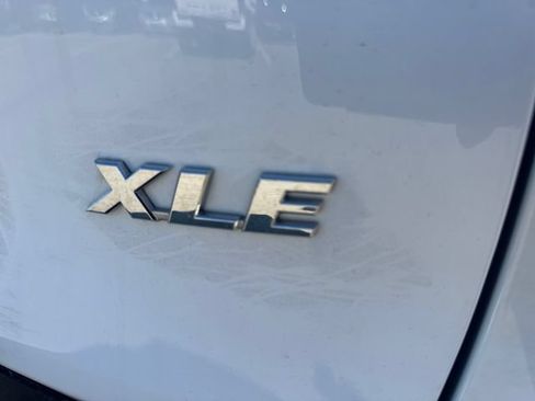 Used 2025 Toyota RAV4 XLE w/ Convenience Package FWD image 4