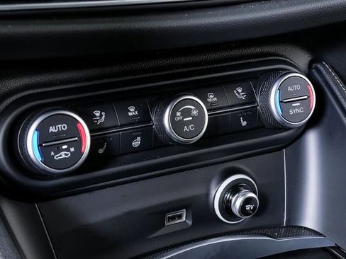 New 2025 Alfa Romeo Stelvio Sprint AWD/4WD image 16