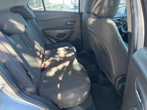 Used 2018 Chevrolet Trax LS image 13
