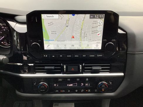 New 2025 Nissan Pathfinder SL w/ Black Appearance Package image 17