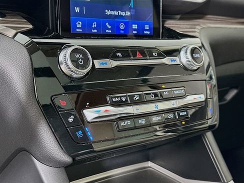 Certified 2023 Ford Explorer Limited w/ Limited Technology Package AWD/4WD image 23