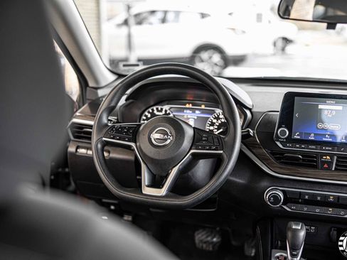 Used 2023 Nissan Altima 2.5 SV image 25