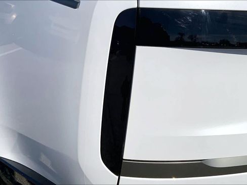 New 2026 Land Rover Range Rover SE image 14