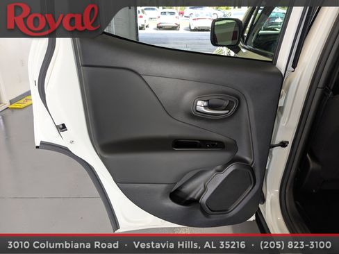 Used 2022 Jeep Renegade Latitude image 13