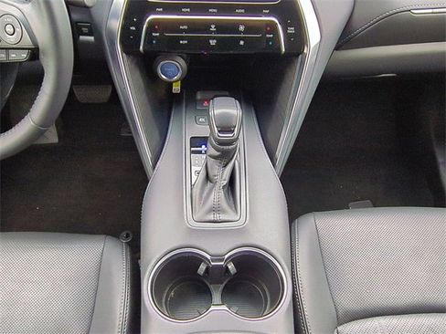 Used 2022 Toyota Venza Limited w/ Advanced Technology Package image 18