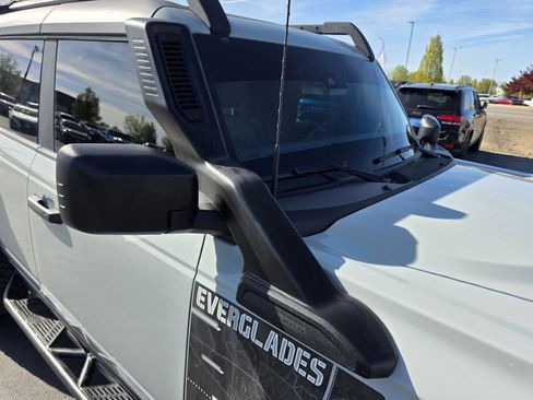 Used 2024 Ford Bronco Everglades image 34