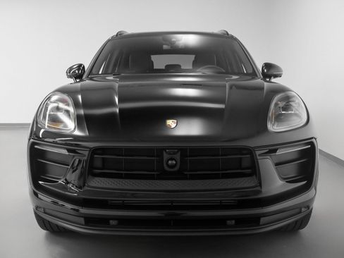 Used 2025 Porsche Macan image 8