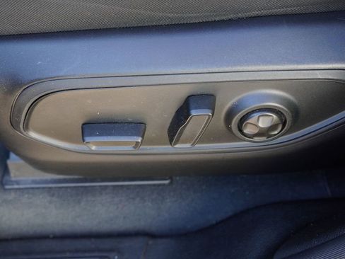 Certified 2023 Jeep Grand Cherokee Laredo w/ Luxury Tech Group I image 22