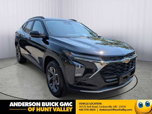 Certified 2025 Chevrolet Trax LT w/ Driver Confidence Package FWD image 1