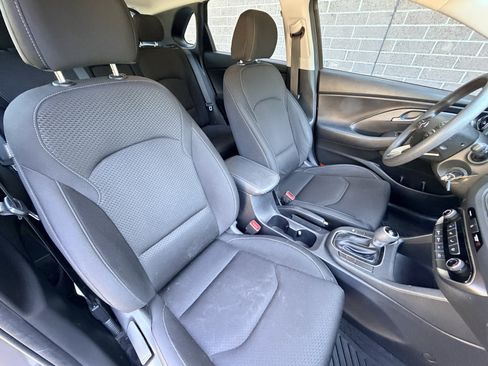 Used 2018 Hyundai Elantra GT FWD image 22