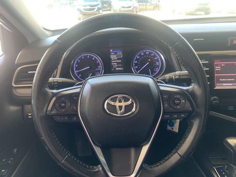 Used 2020 Toyota Camry SE w/ Carpet Mat Package image 14