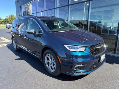 Used 2023 Chrysler Pacifica Limited